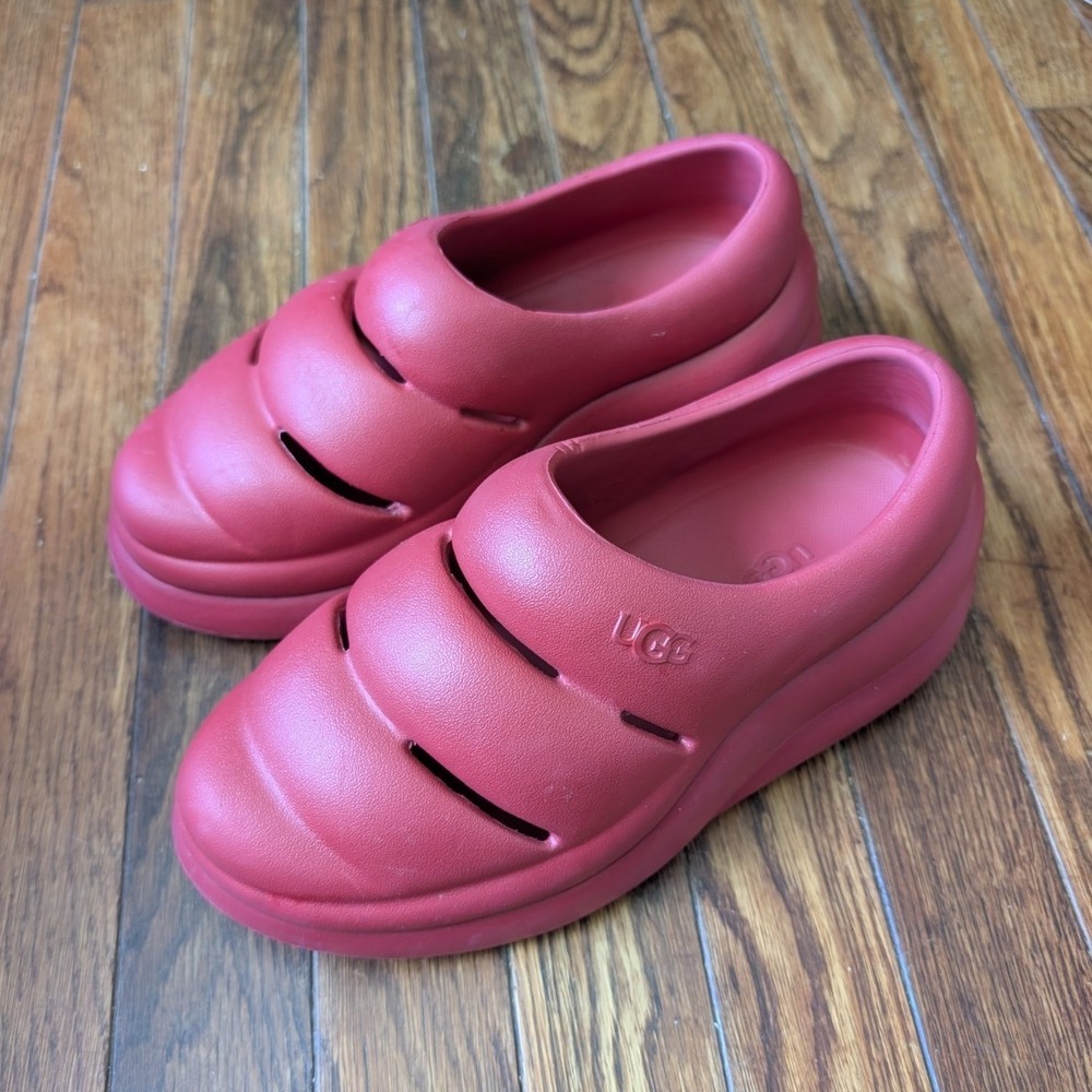 UGG Ugg Sport Yeah Women's Size 7 Red Slip On Streetwear